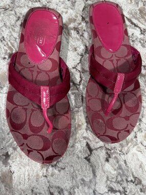 Coach Women's Pink and Red Flipflops